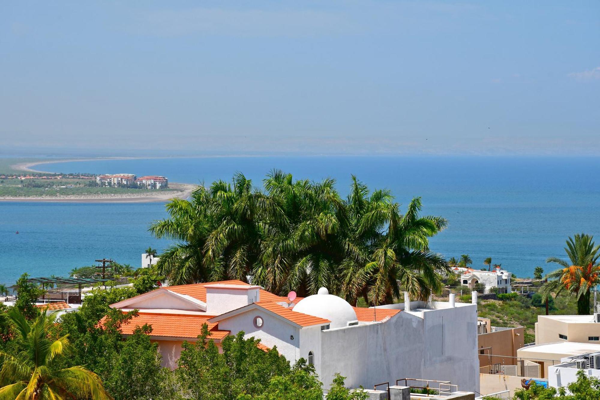 Oceanview Living Space & Balcony With Fiberoptic Wifi! La Paz Luaran gambar